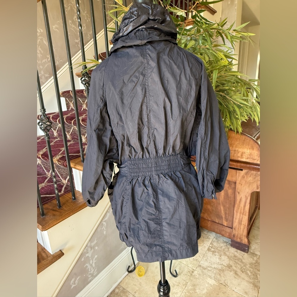 COLE HAAN ladies, packable, black rain, jacket size medium excellent condition - Picture 8 of 13